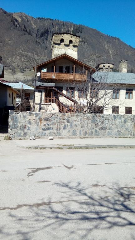 N&N Guest House Mestia Exteriér fotografie